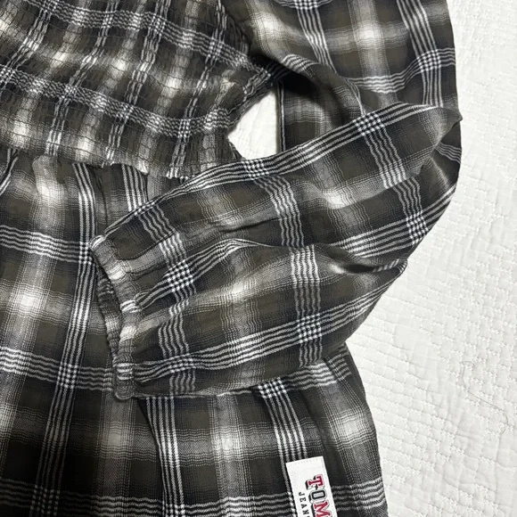 NEW Tommy Jeans | Smocked Peplum Long Sleeve Women Top Med Plaid Olive - Picture 4 of 13